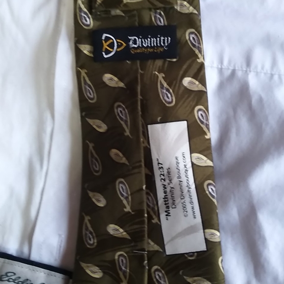 Divinity tie - Picture 3 of 3